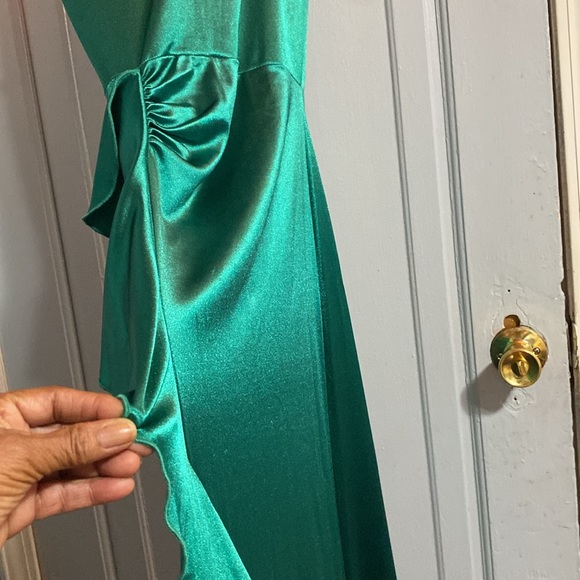 FORTRIC, green, v-neck front and back, long party dress - Picture 4 of 4